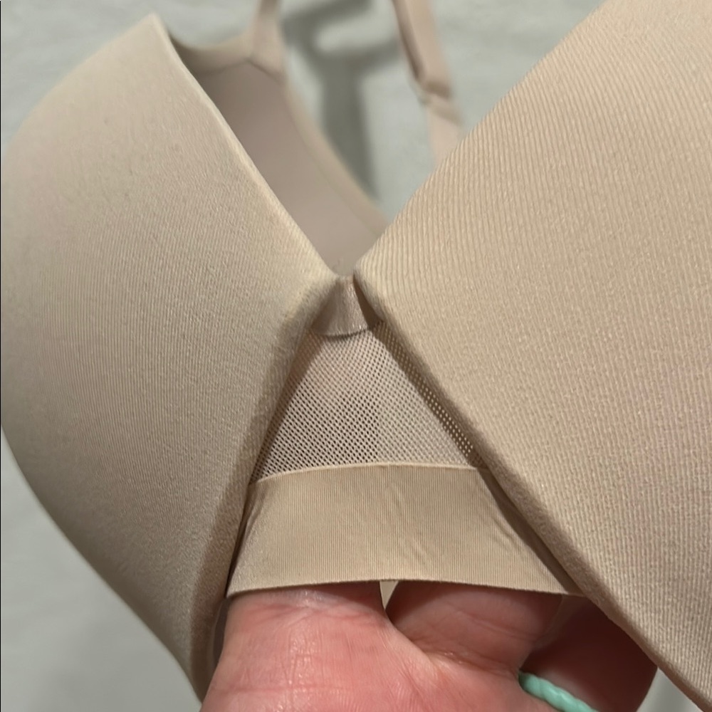 Maidenform Tan T-Shirt Bra with Adjustable Straps - Picture 4 of 6